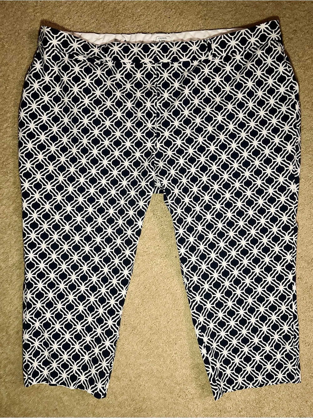 Crown & Ivy 24W Navy White Geometric Print Ankle Pants